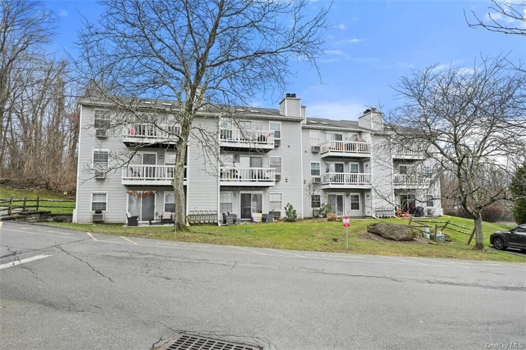 Property Photo:  8 Lexington Hill 7  NY 10926 