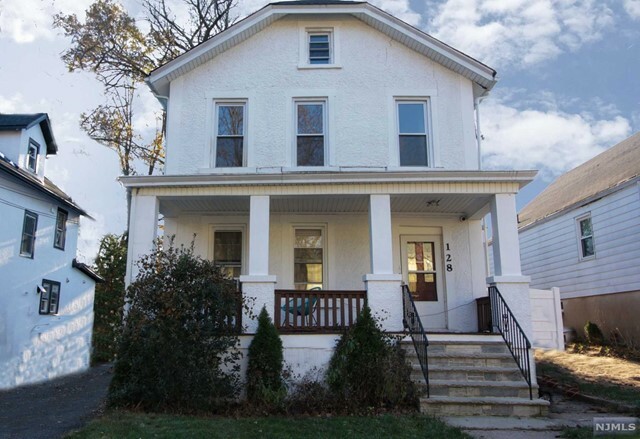 Property Photo:  126 Grove Avenue  NJ 07607 