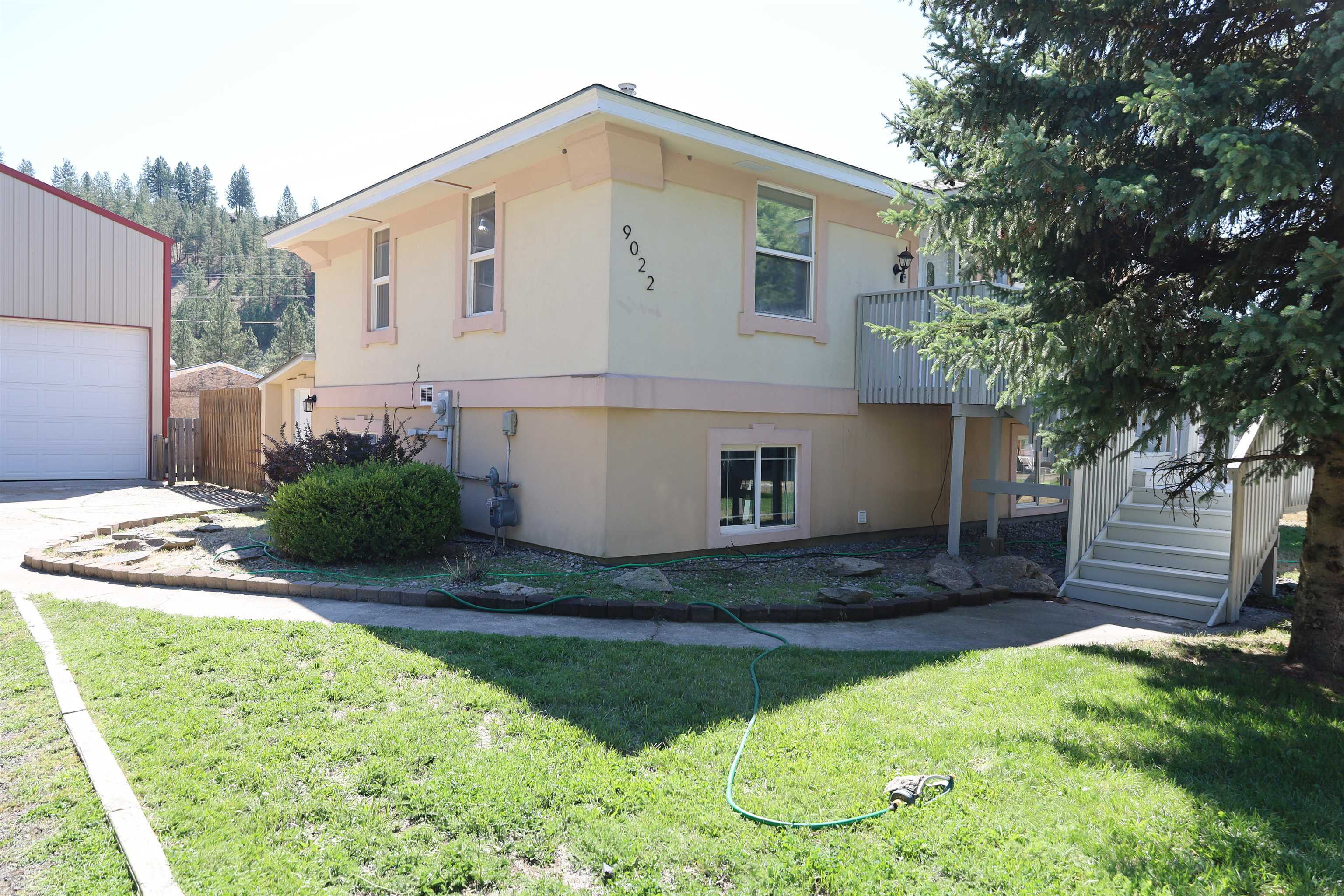 Property Photo: 9022 N Nine Mile Rd WA 99026