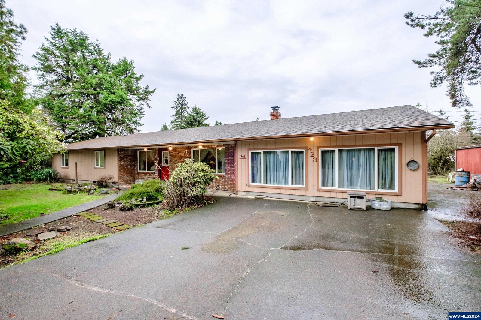 Property Photo:  423  Ash Ln  OR 97358 