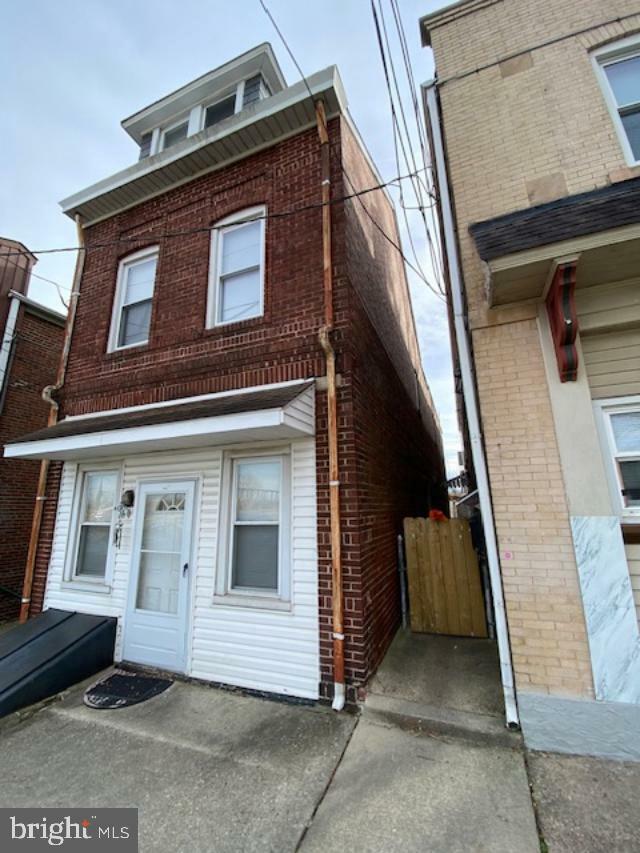 Property Photo:  60 Alden Avenue  NJ 08554 