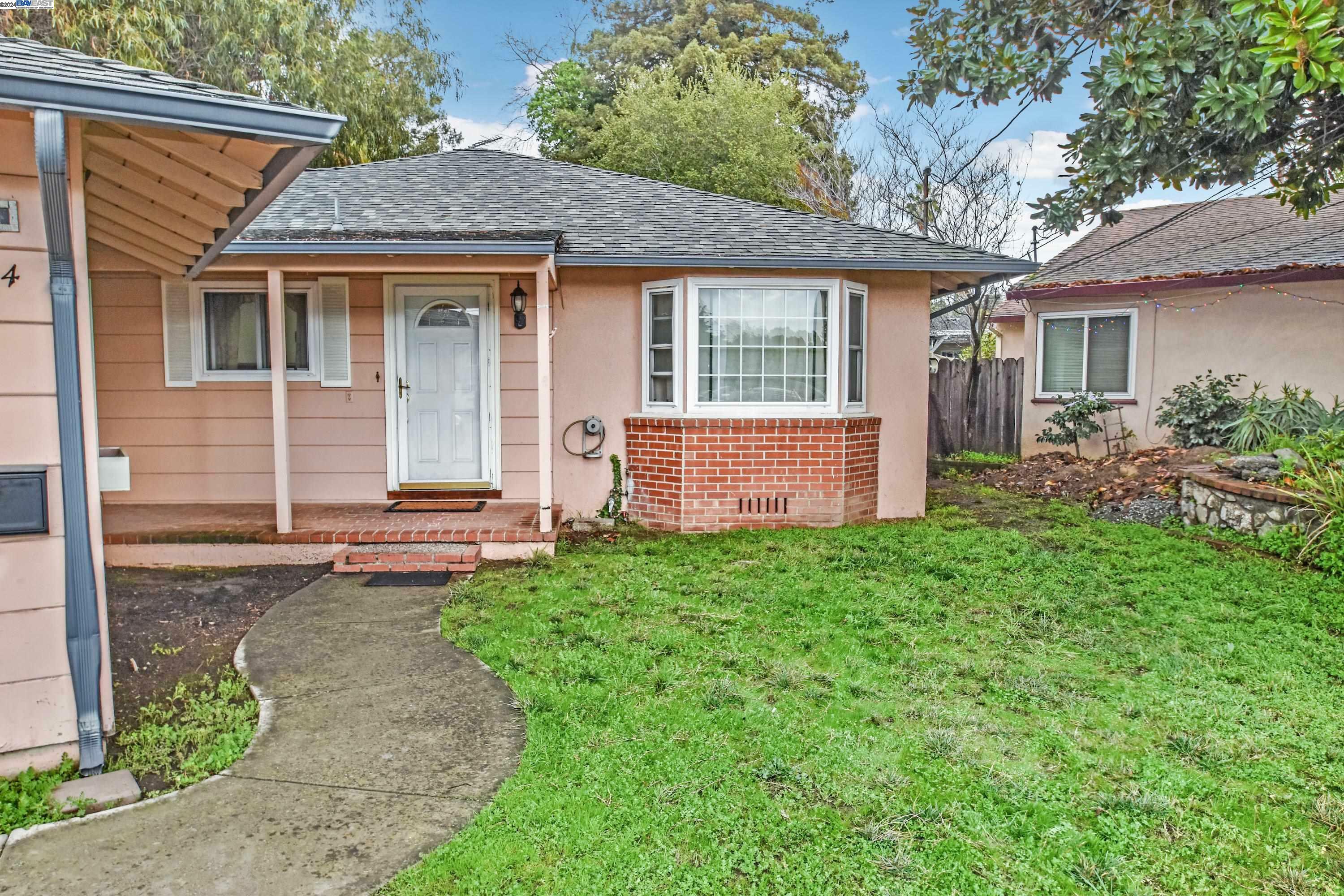 Property Photo:  2234 Fernwood Ct  CA 94541 