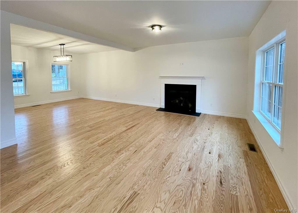 Property Photo:  20 Valley View Court  NY 12586 