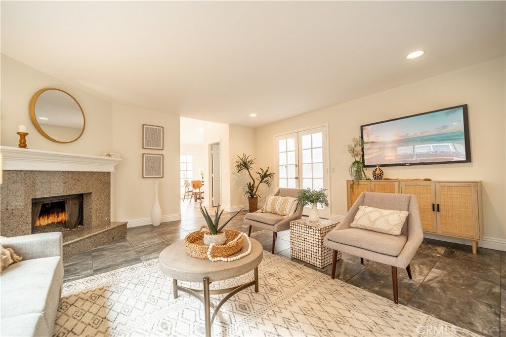 Property Photo: 919 Alabama CA 92648