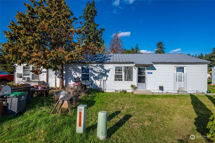 Property Photo:  228 Trisha Lane  WA 98277 