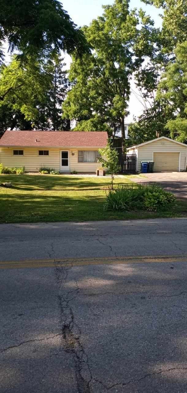 Property Photo:  2908 SE Parkway  IN 47374 
