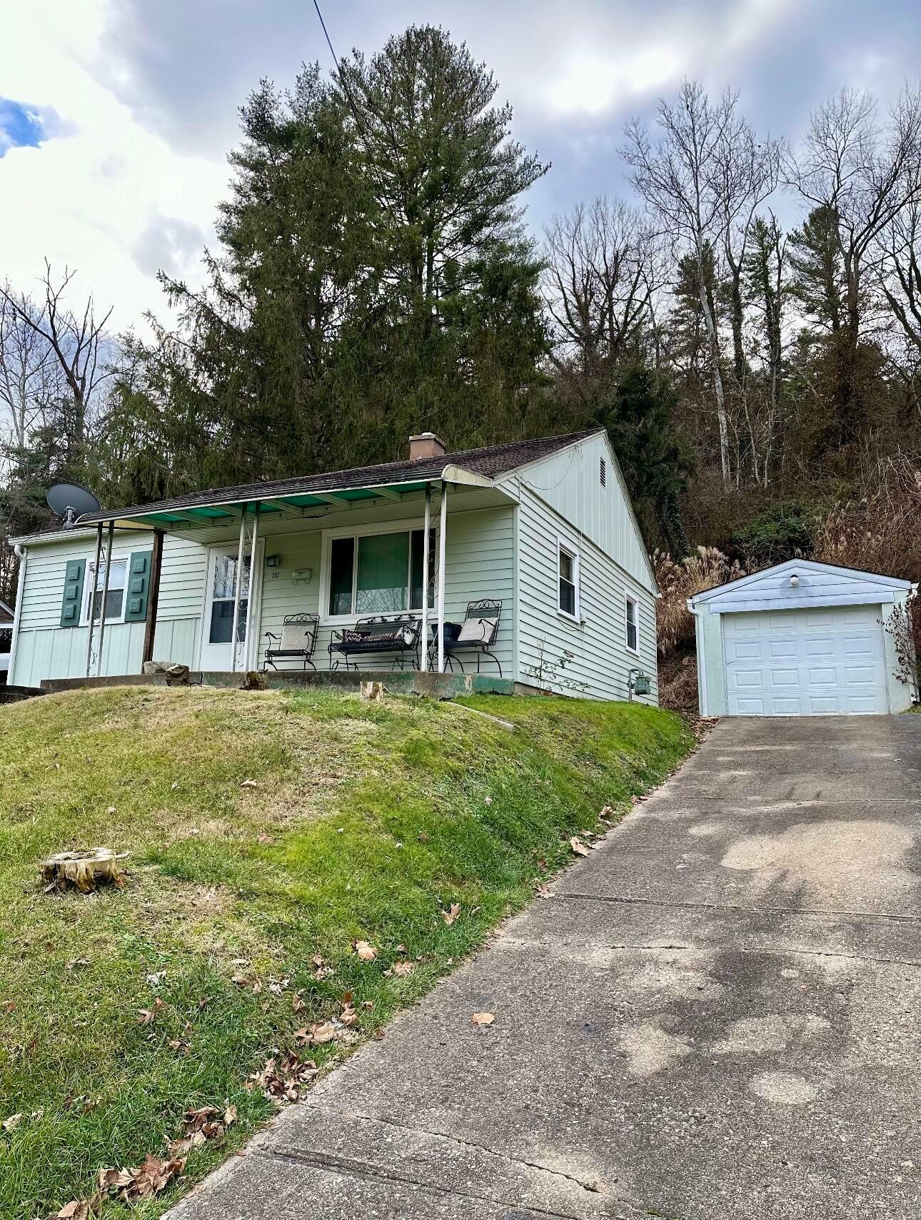 Property Photo:  793 Mohican Avenue  OH 43138 