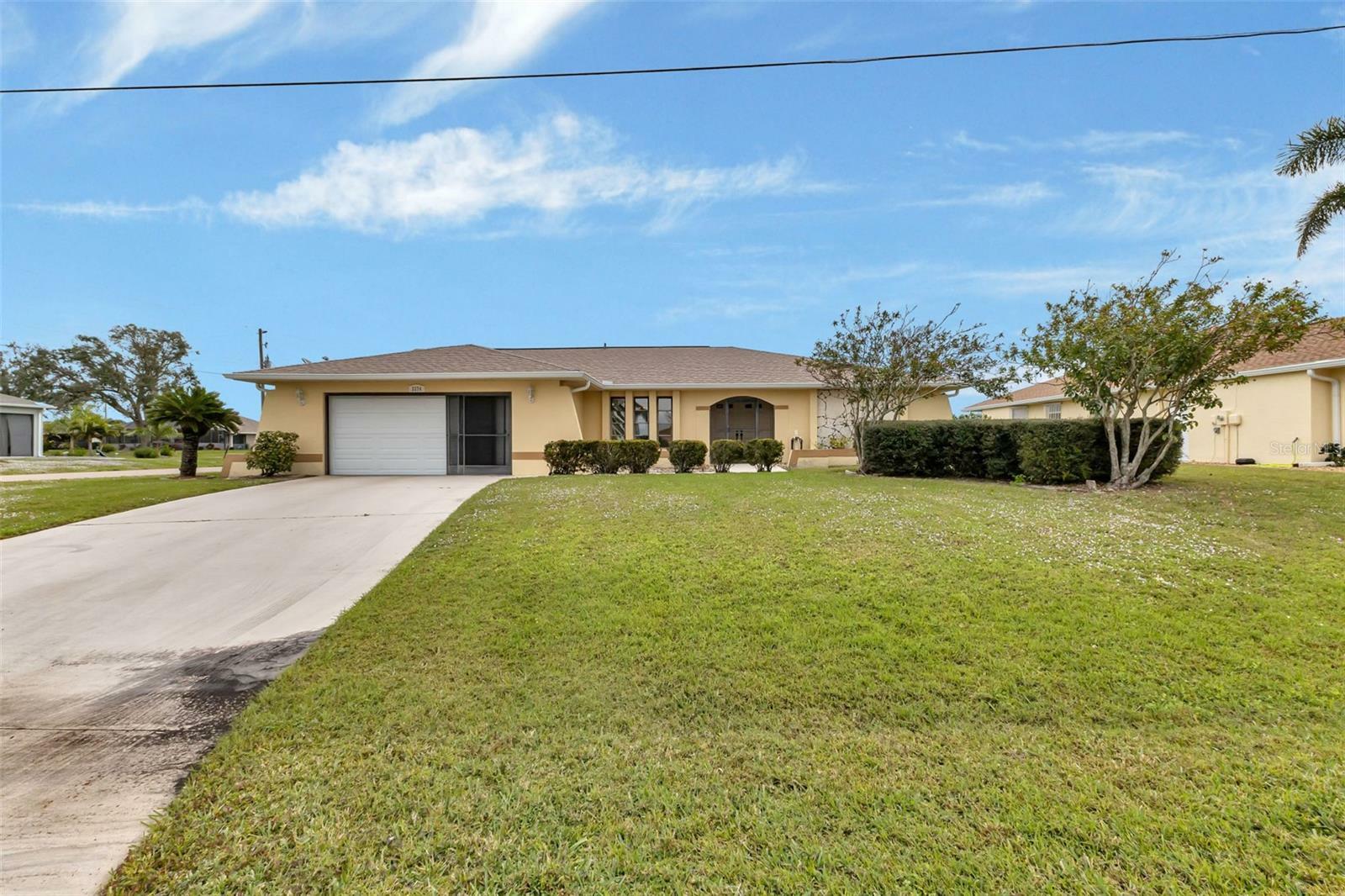 Property Photo:  2274 Bengal Court  FL 33983 