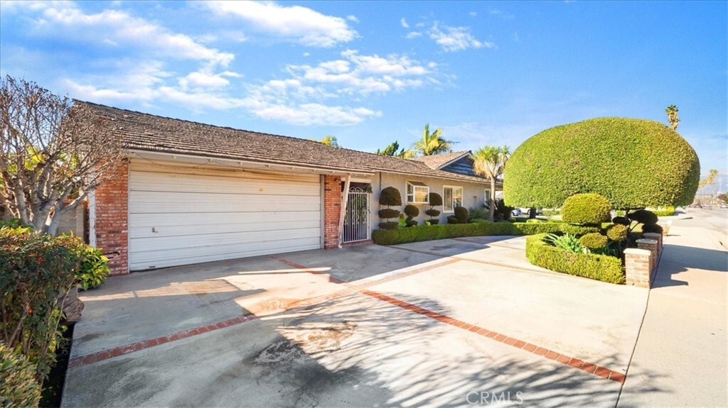 Property Photo: 1338 E Thackery Avenue CA 91790