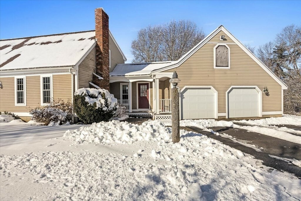 Property Photo:  5 Sandy Ln  MA 02702 