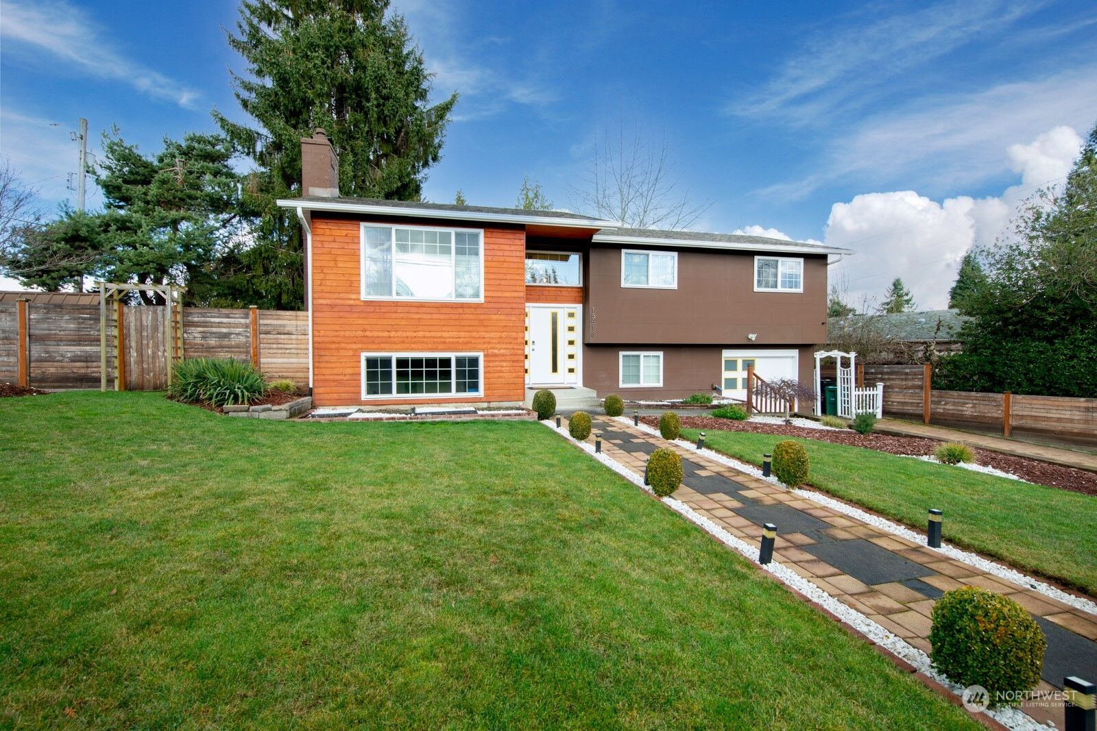 Property Photo: 15518 NE 52nd Street WA 98052