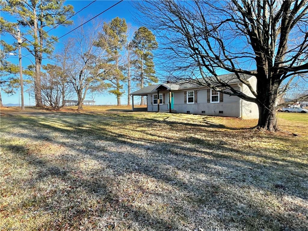 Property Photo:  107 Snow Hill Drive  NC 27017 