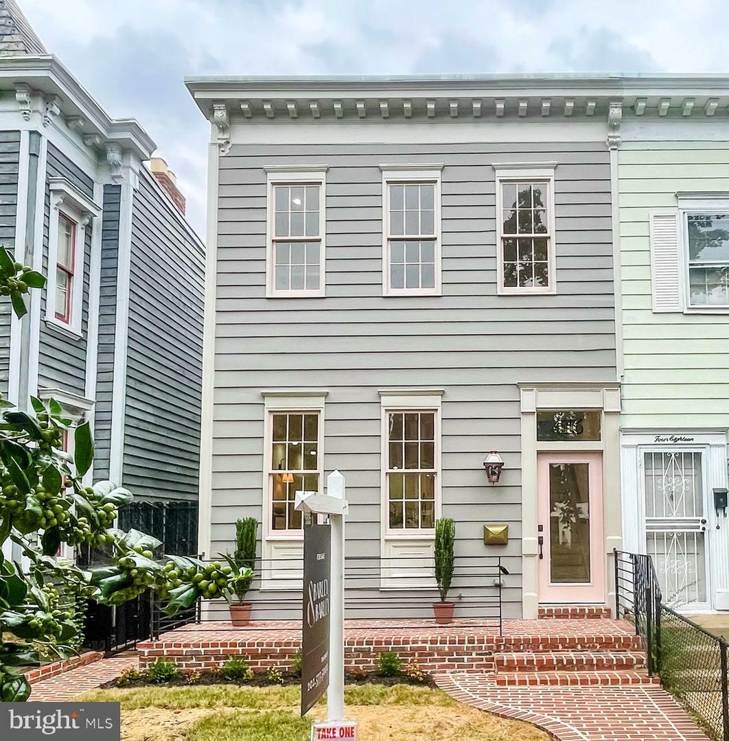 Property Photo:  416 Independence Avenue SE  DC 20003 