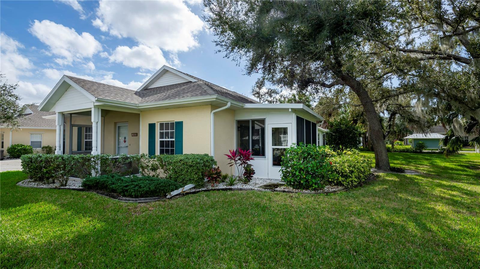 Property Photo:  1536 Red Oak Lane  FL 33948 