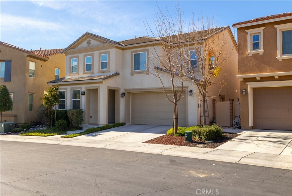 Property Photo:  24427 Poinsettia Drive  CA 92532 