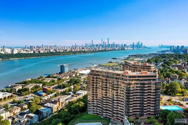 100 Carlyle Drive 15G-S  Cliffside Park NJ 07010 photo