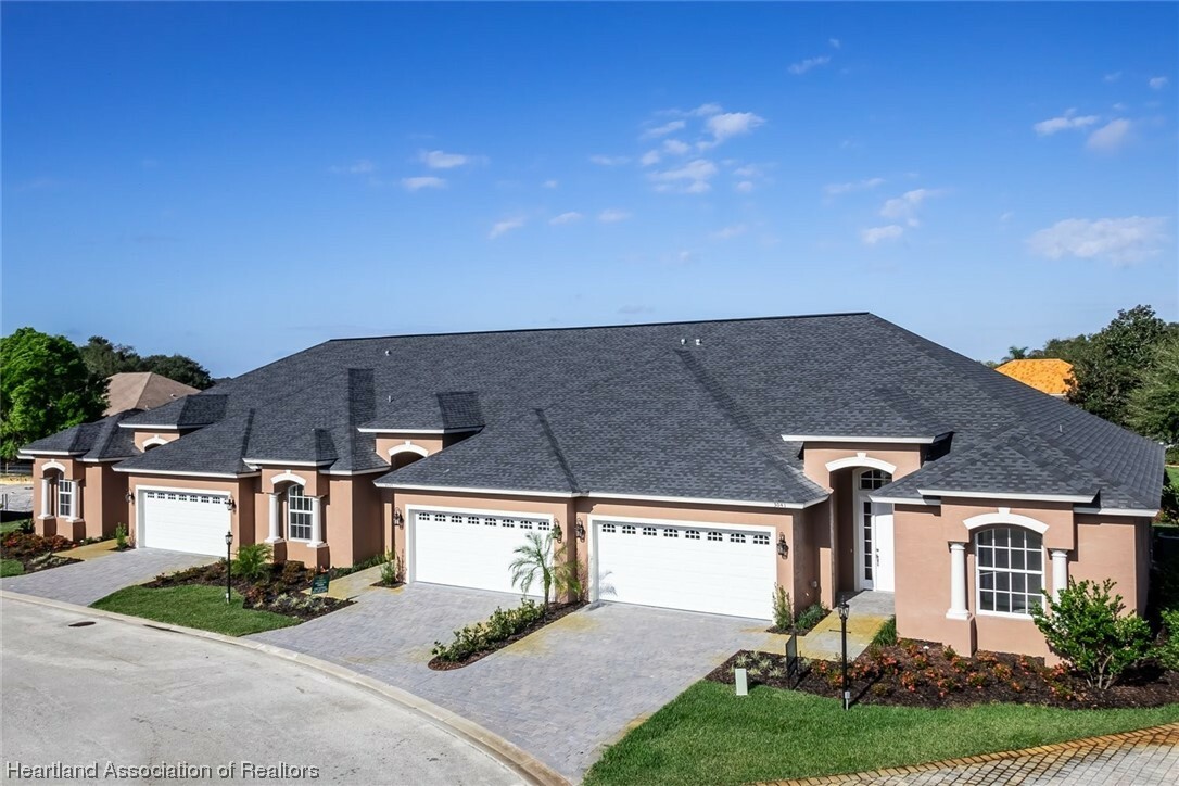 Property Photo:  3071 Royal Oaks Court  FL 33875 