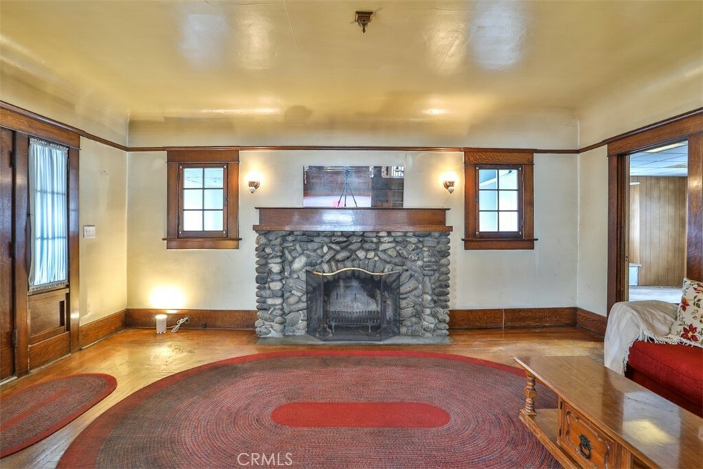 Property Photo:  505 San Francisco Avenue  CA 91767 