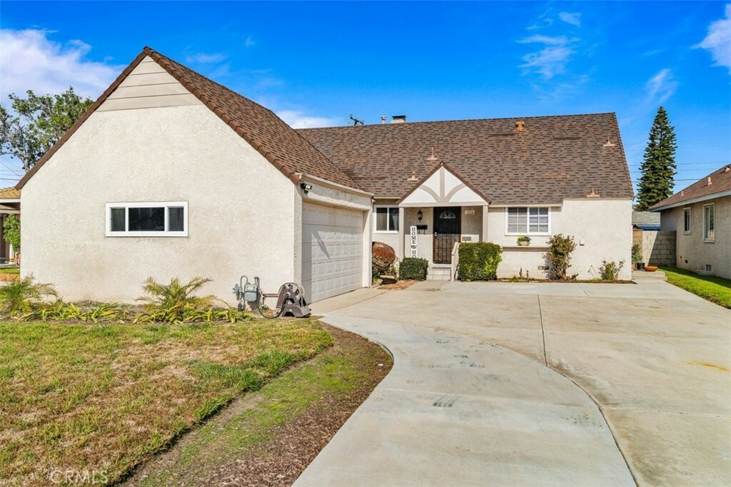 Property Photo:  1027 Douglas Avenue  CA 93030 