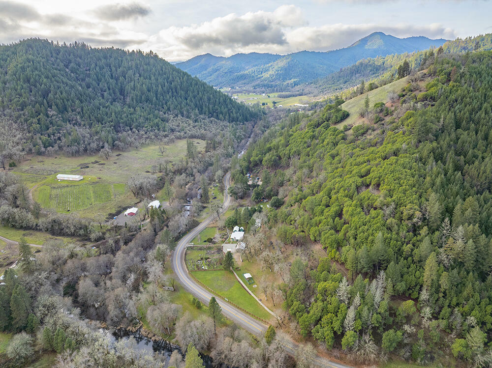 Property Photo:  15551 E Evans Creek Road  OR 97537 