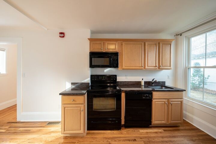 Property Photo:  146 Lincoln Rd A  MA 01773 