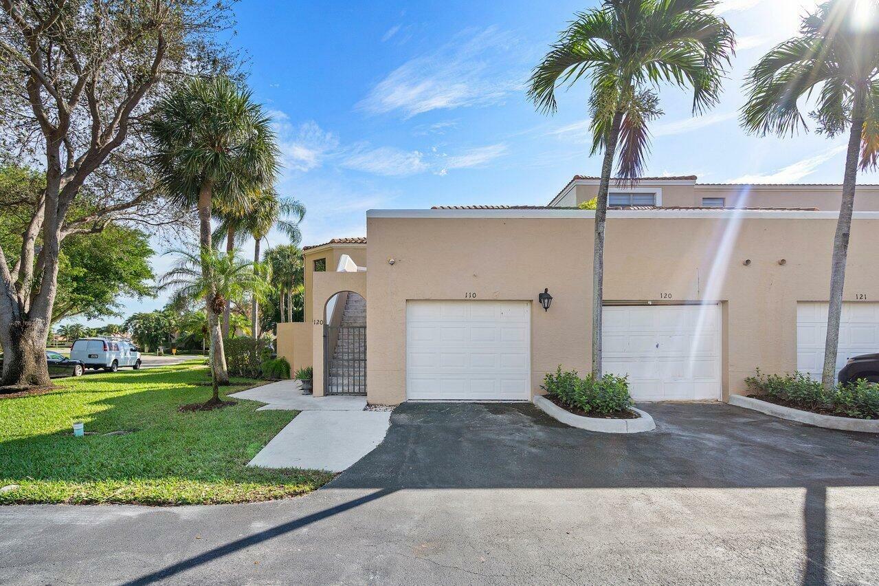 Property Photo:  6614 Villa Sonrisa Drive 110  FL 33433 