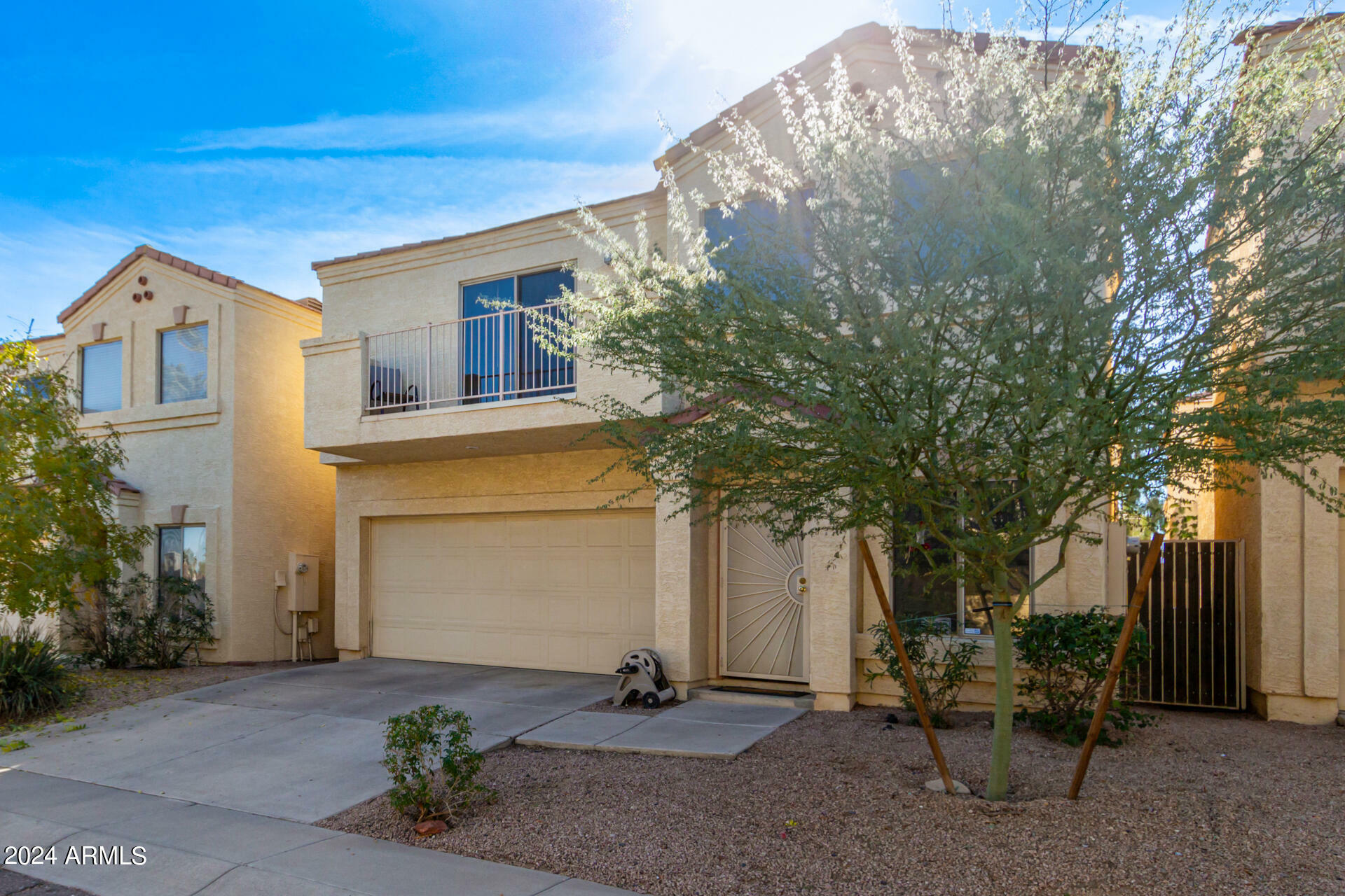 Property Photo:  1011 W Julie Drive  AZ 85283 