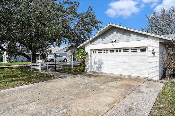 Property Photo:  2510 50th Street Court E  FL 34221 
