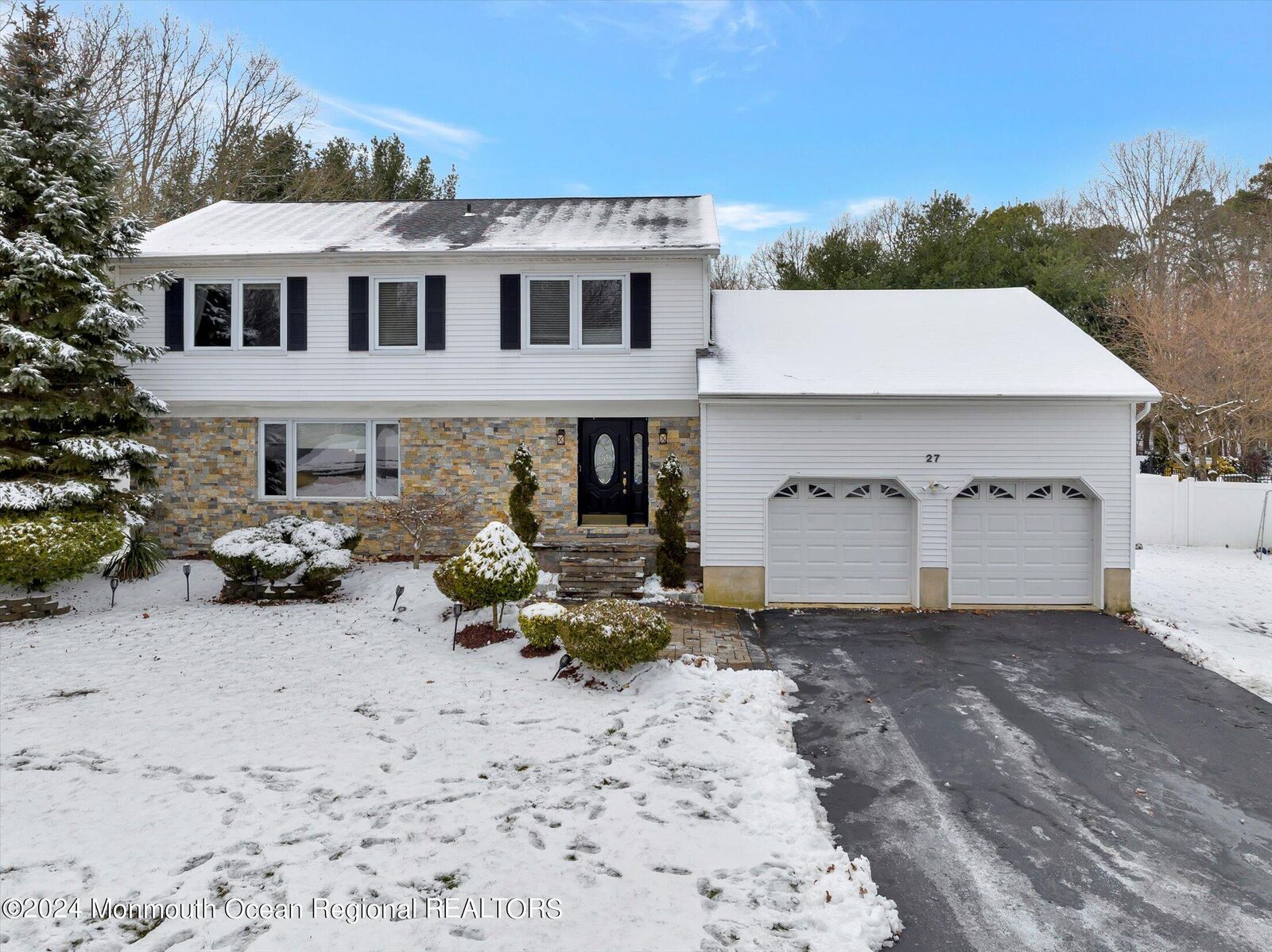 Property Photo:  27 Saupe Drive  NJ 07726 