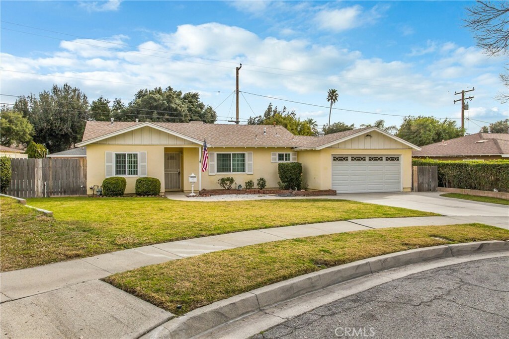 Property Photo: 5095 N Crescent Street CA 92407