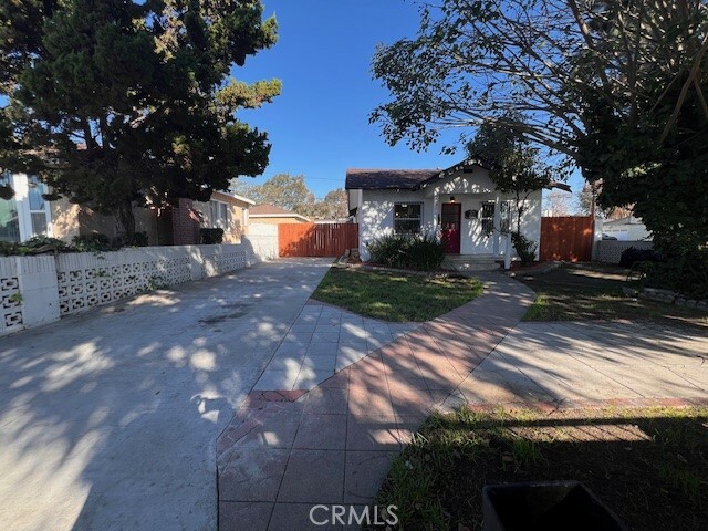 Property Photo:  297 E Neece Street  CA 90805 