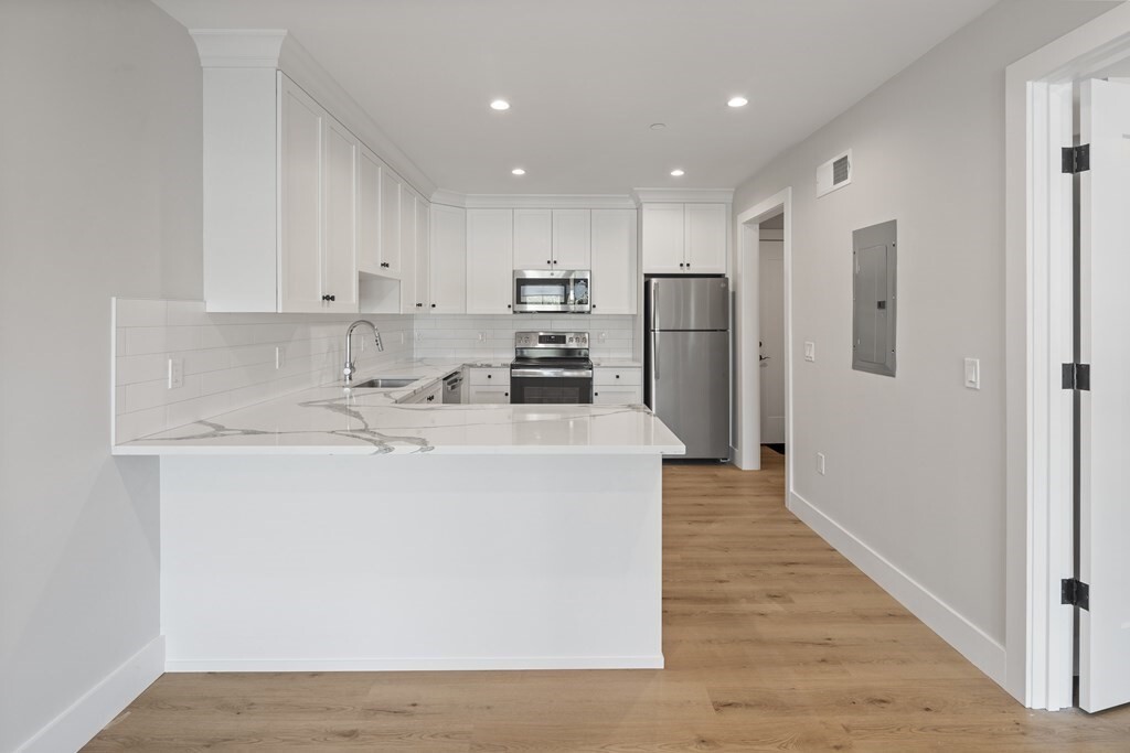 Property Photo: 186 Bedford 204 MA 02420