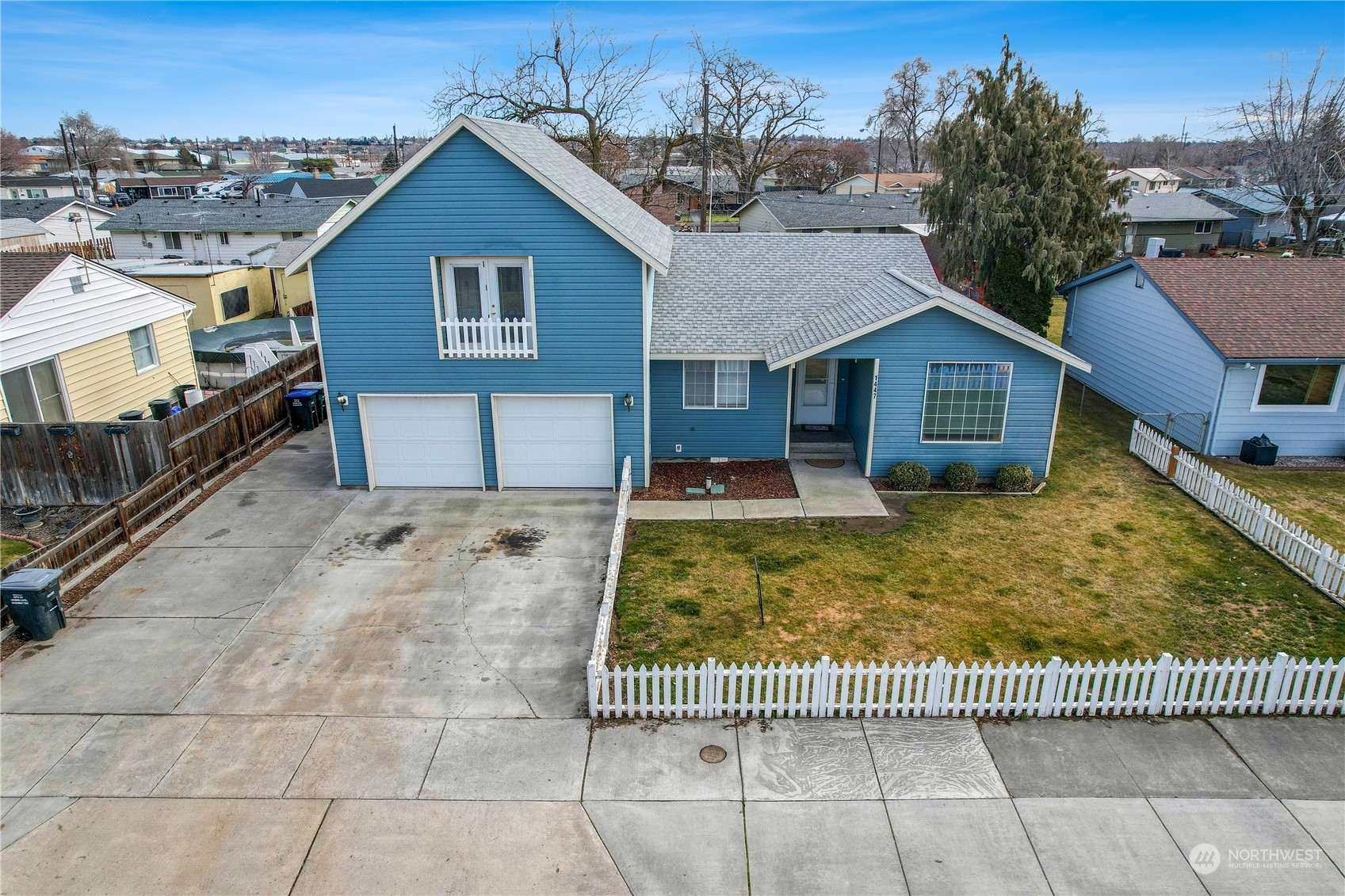 Property Photo:  1447 W Marina Drive  WA 98837 