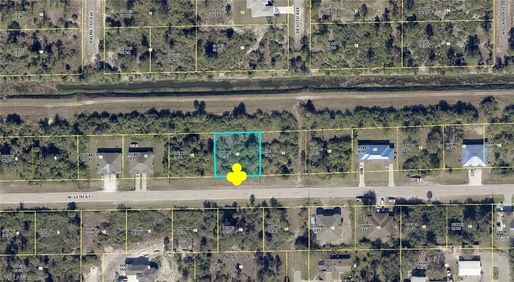 Property Photo: 804-806 W 12th St FL 33972