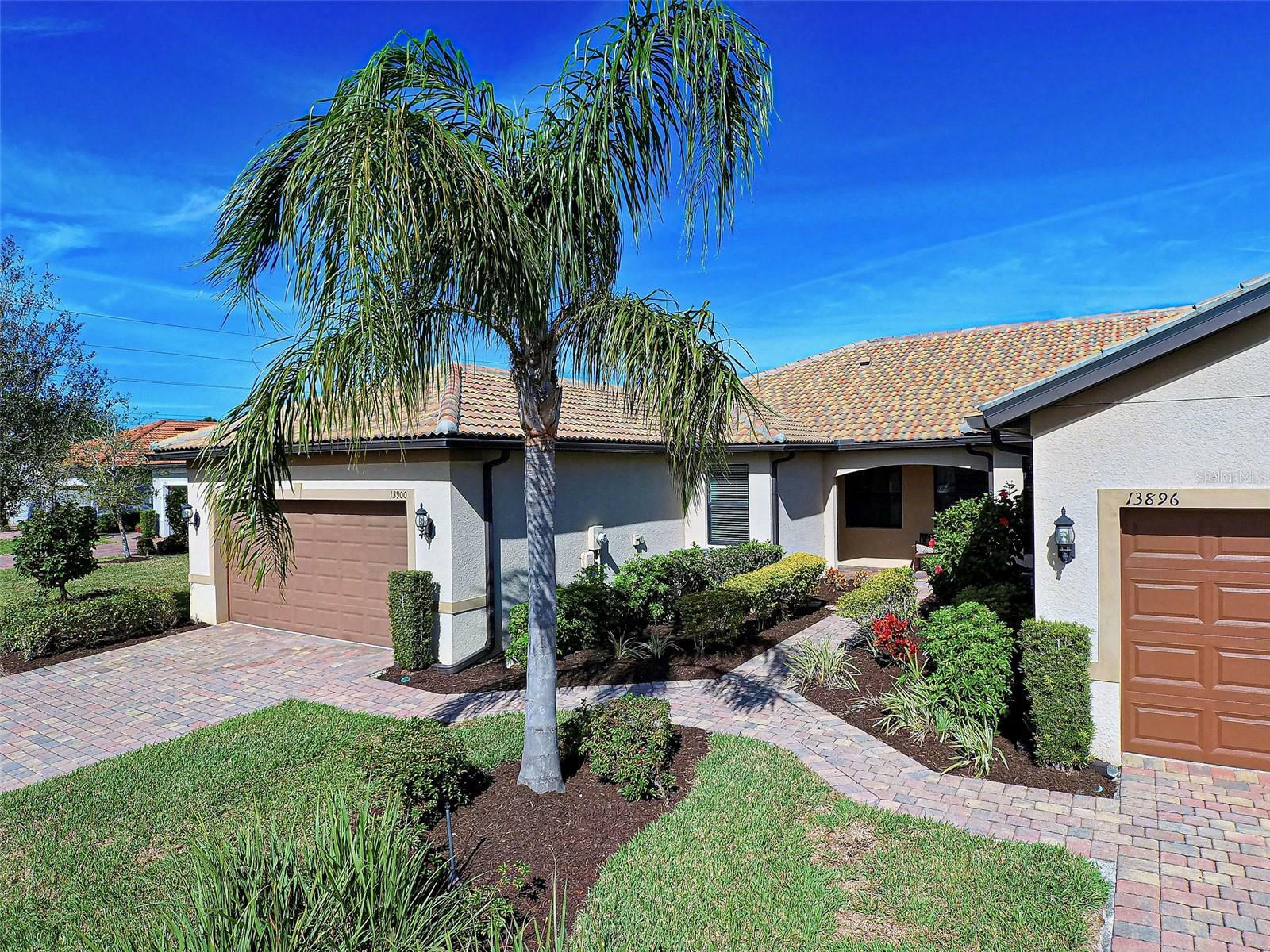 Property Photo:  13900 Alafaya Street  FL 34293 