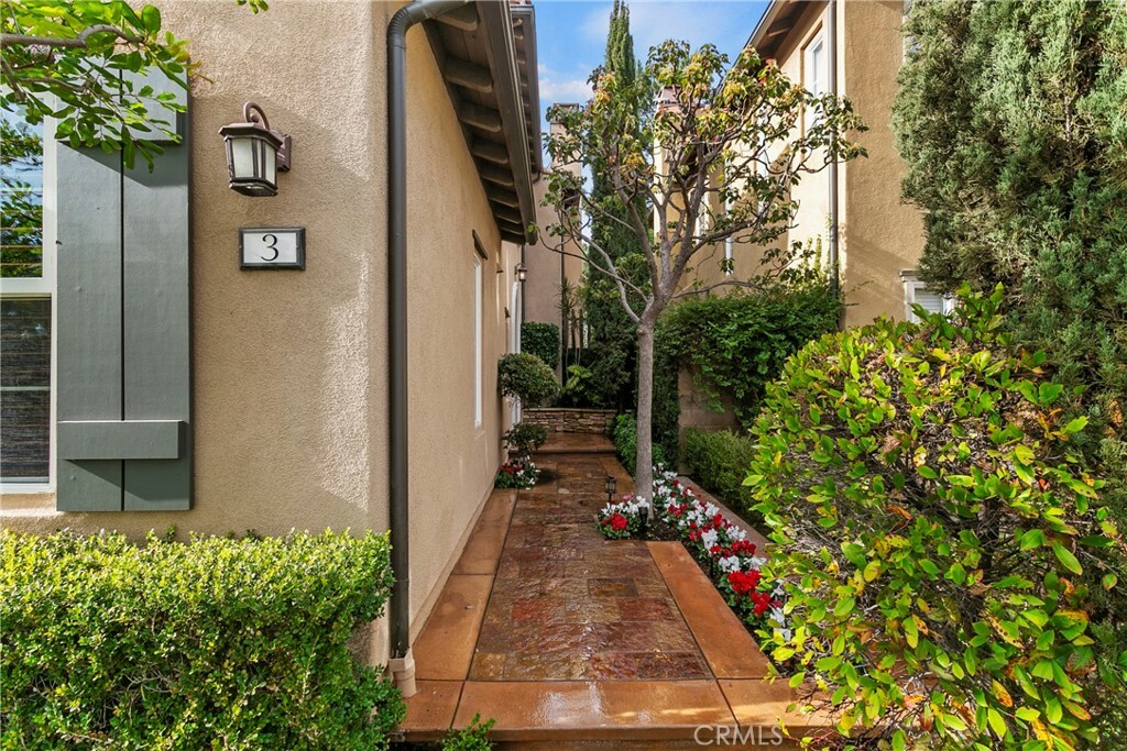 Property Photo: 3 Longvale CA 92602
