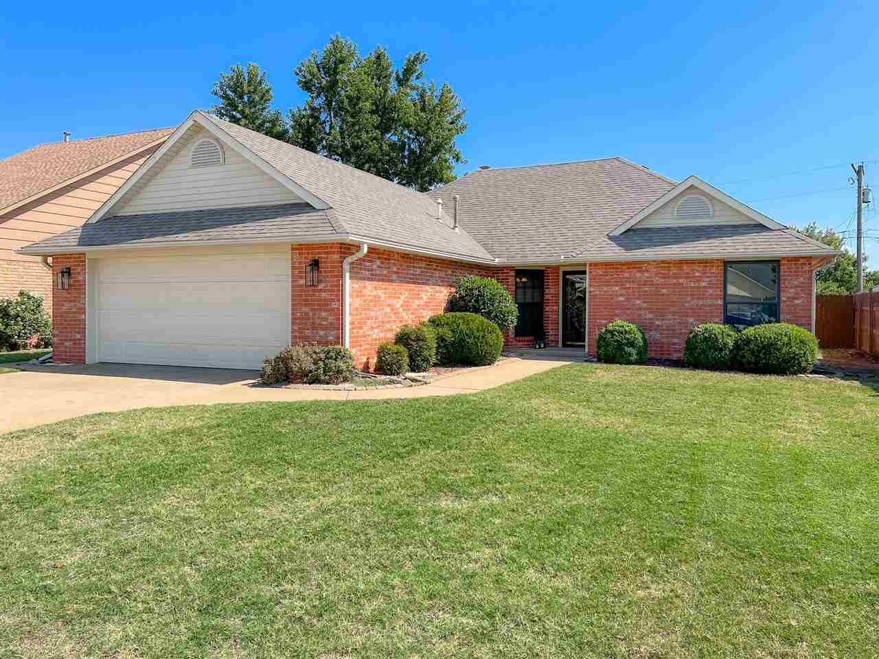 Property Photo:  508 Greenbriar Rd  OK 74601 