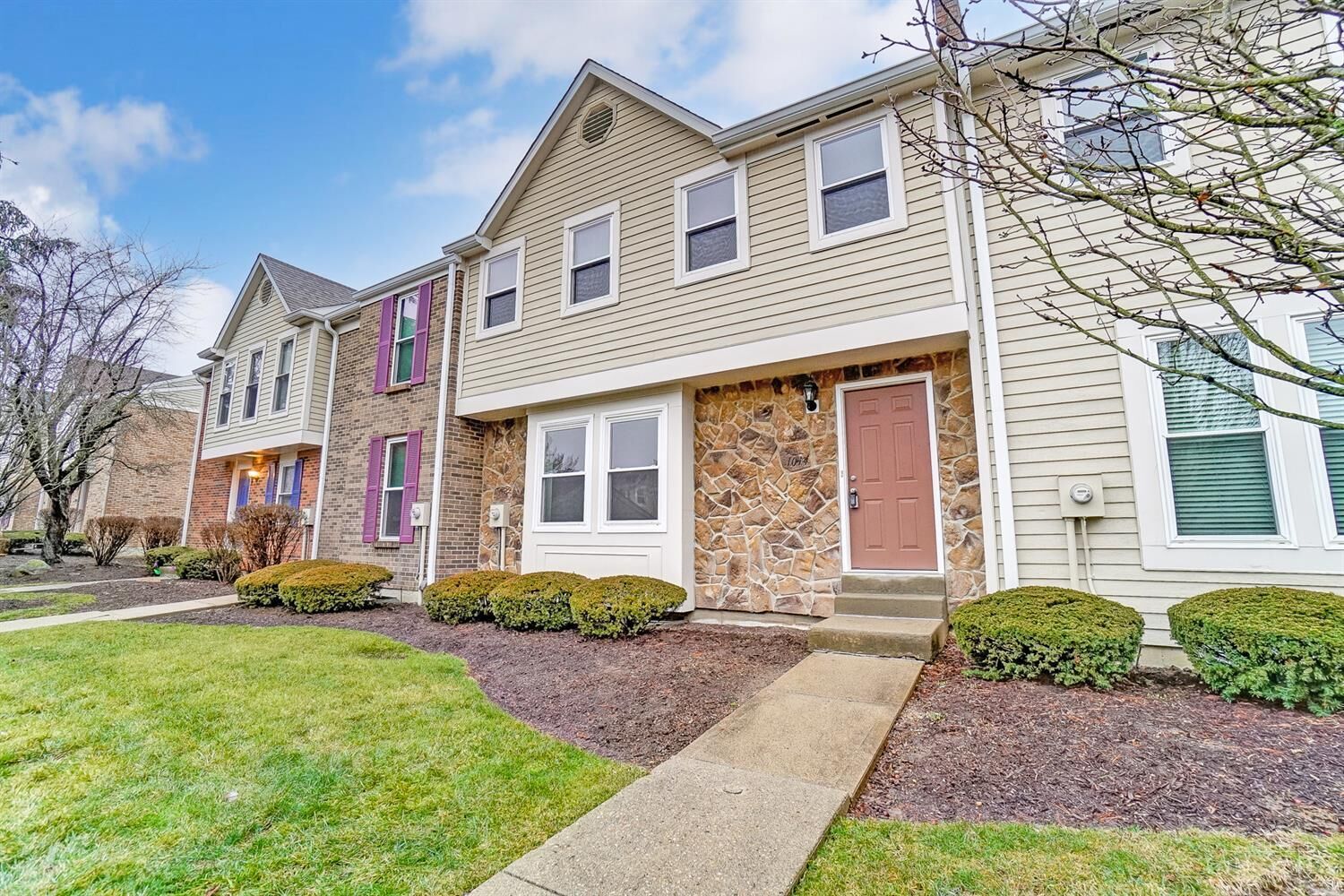 Property Photo:  1014 Stratford Court  OH 45140 