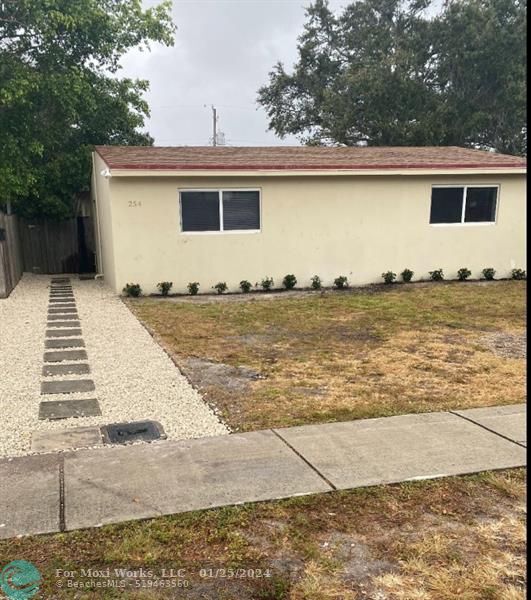 Property Photo: 254 SW 9th St FL 33004