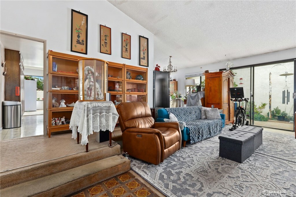 Property Photo:  4 Deerwood W  CA 92604 