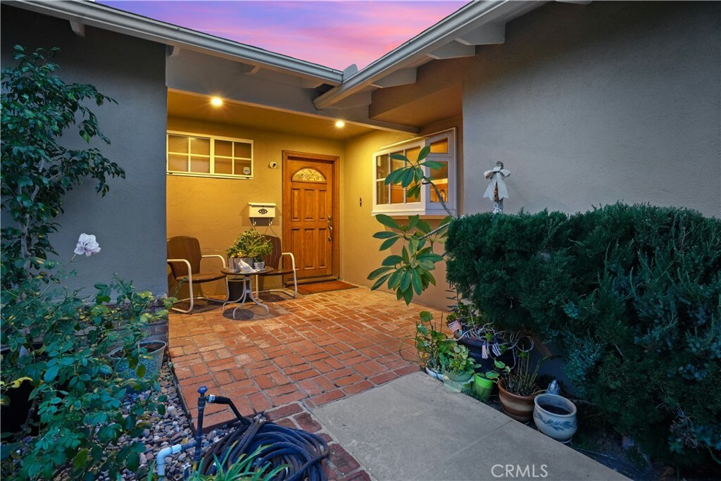 Property Photo:  16930 Superior Street  CA 91343 