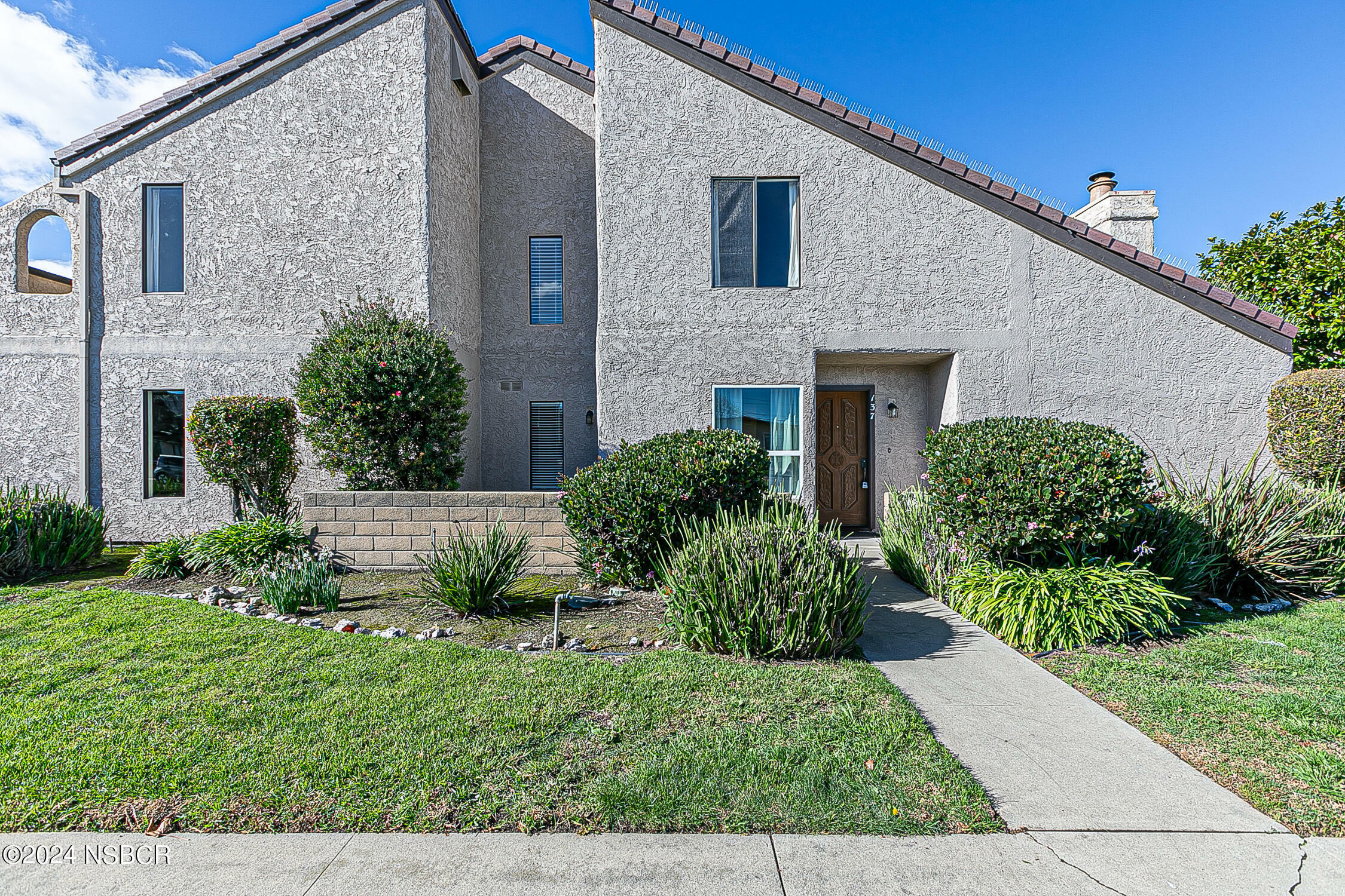 Property Photo: 137 N J Street CA 93436