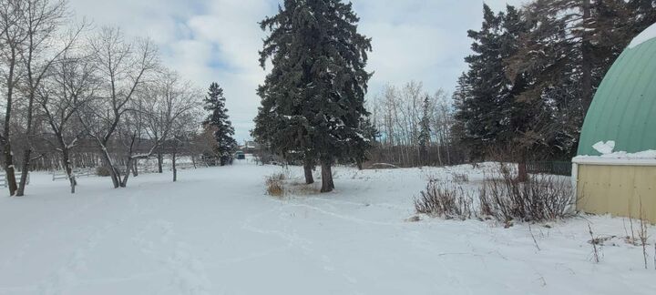 Property Photo: 38449 Highway 20 AB T4S 1Z7