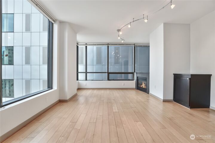 Property Photo:  1000  1st Avenue 1604  WA 98104 
