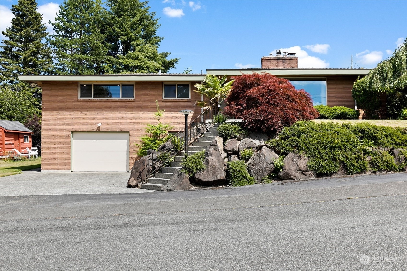 Property Photo:  306 Alexander Avenue  WA 98030 