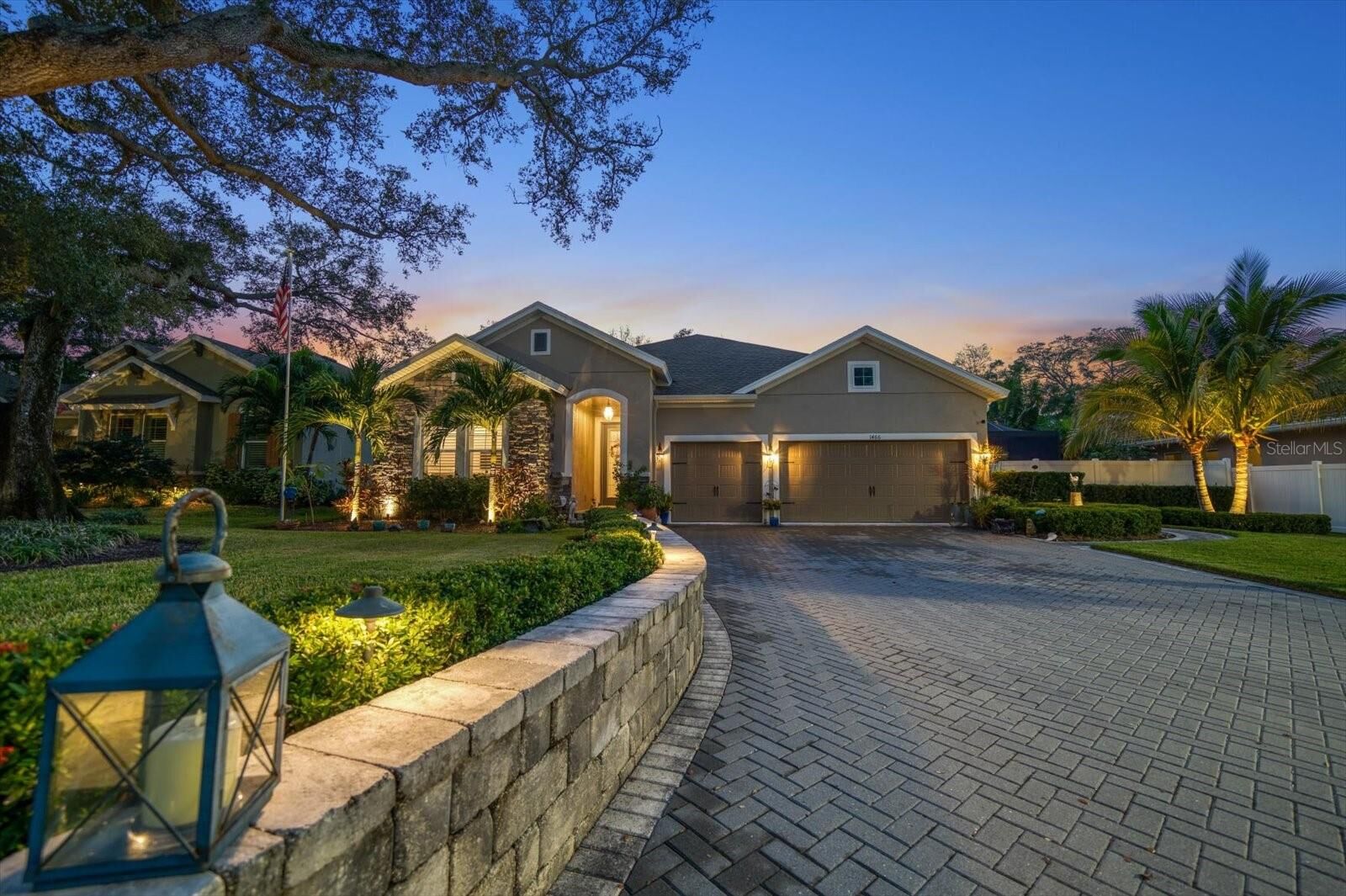 Property Photo:  1466 Aberdeen Oaks Drive  FL 34698 