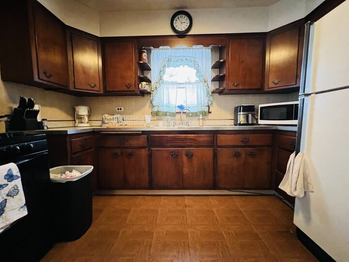 Property Photo:  1860 Buckingham Avenue  IL 60154 