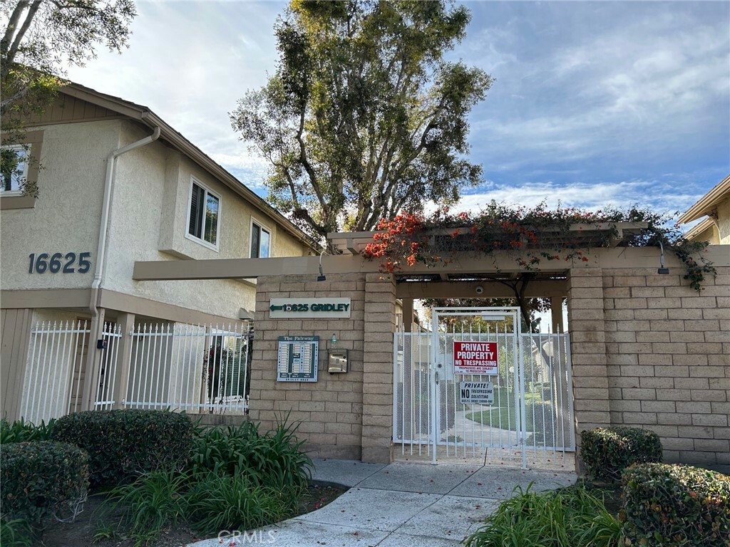 Property Photo:  16625 Gridley Road 7  CA 90703 