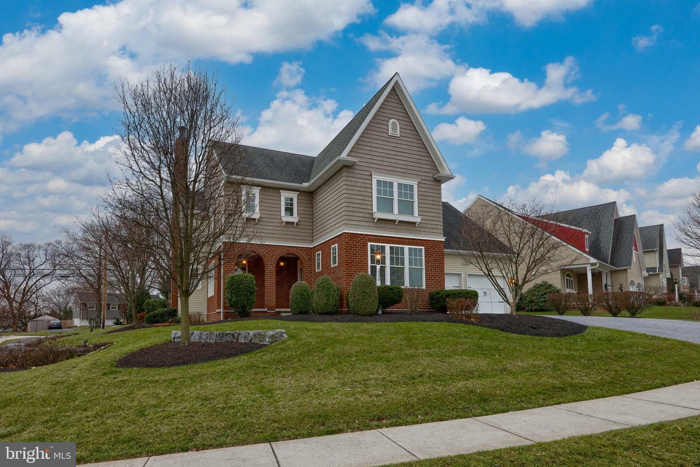 Property Photo:  2536 Starbrush Drive  PA 17520 