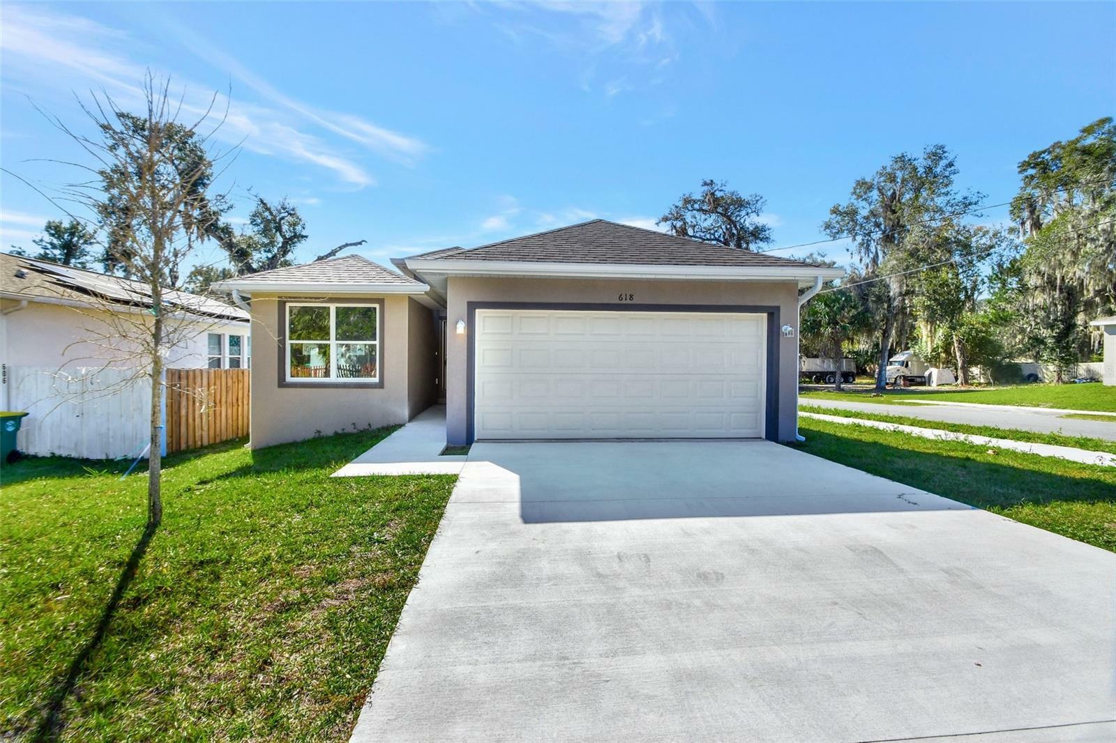 Property Photo:  618 W Voorhis Avenue  FL 32720 